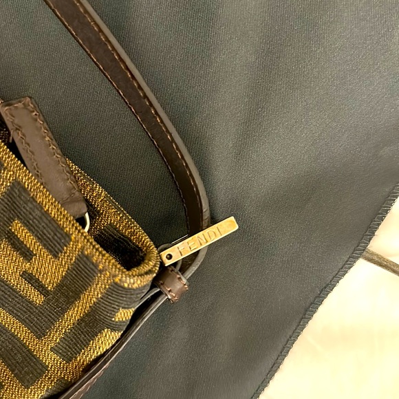 Fendi zucca baguette crossbody - Picture 3 of 14